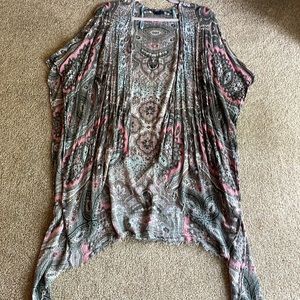 ❤️$7 BUNDLED❤️ AE Beautiful Kimono ONE SIZE